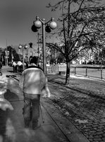 EM122111